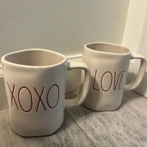 Rae Dunn Set of 2 Love Mugs